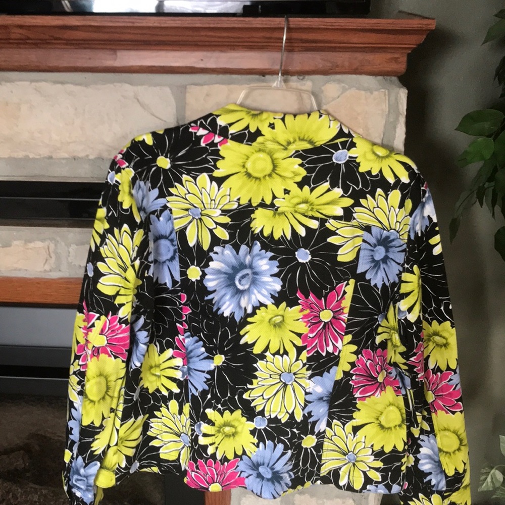 Floral/Yellow Jacket - Picture 3 of 4